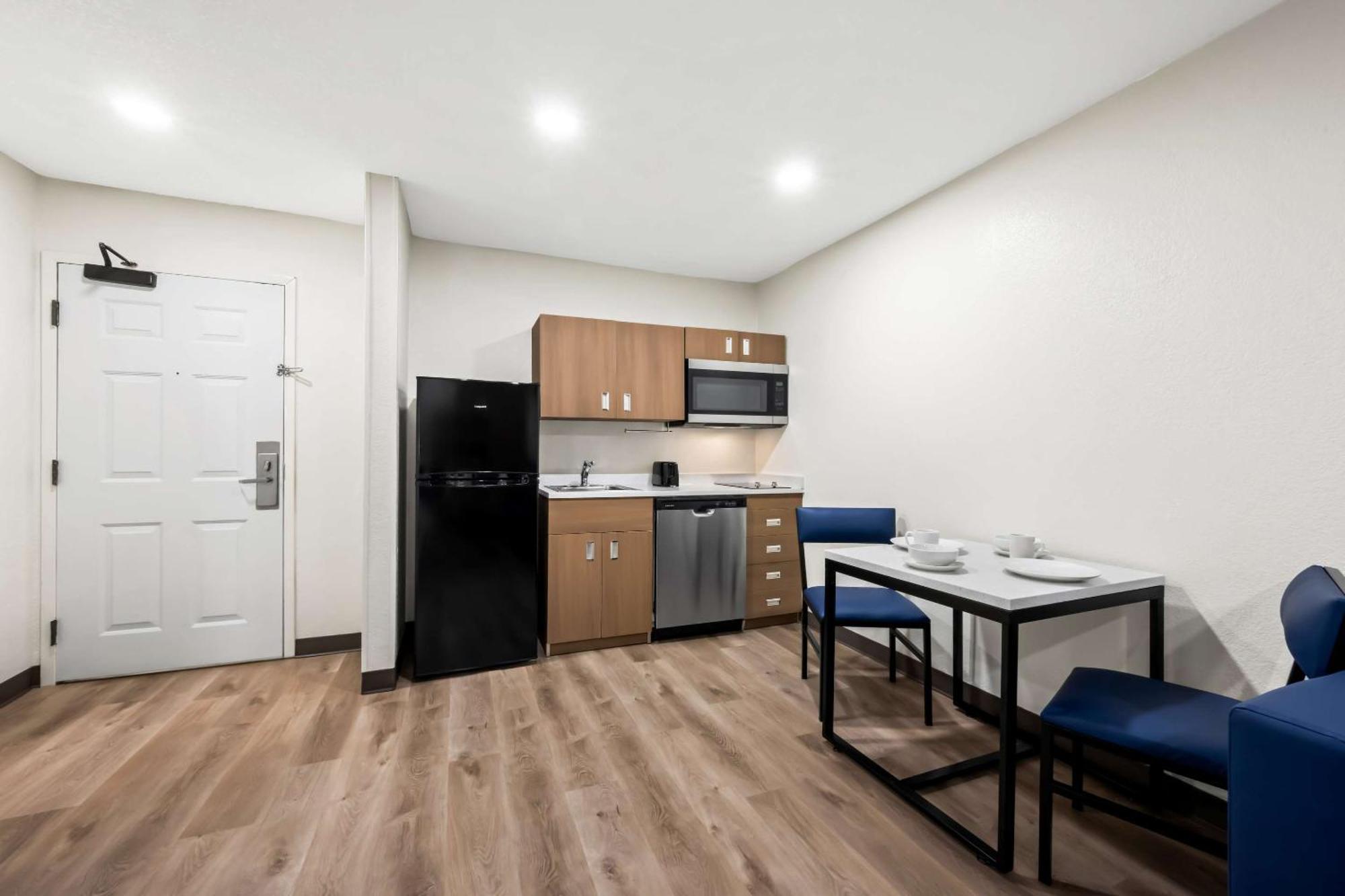 Mainstay Suites Raleigh North Zewnętrze zdjęcie